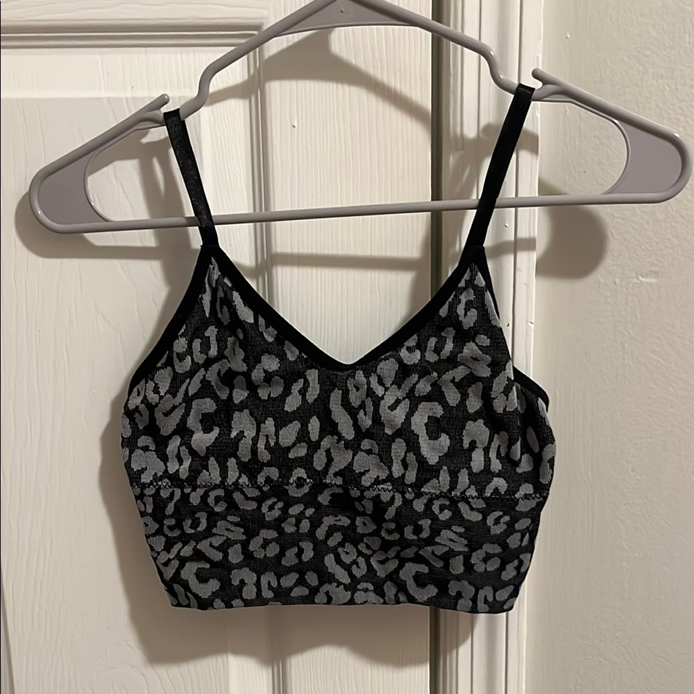 Black and Gray Leopard Print Sports bra